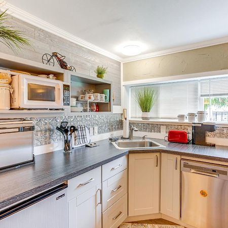 Charming Updated Retreat Walk To Lake Stevens! Εξωτερικό φωτογραφία