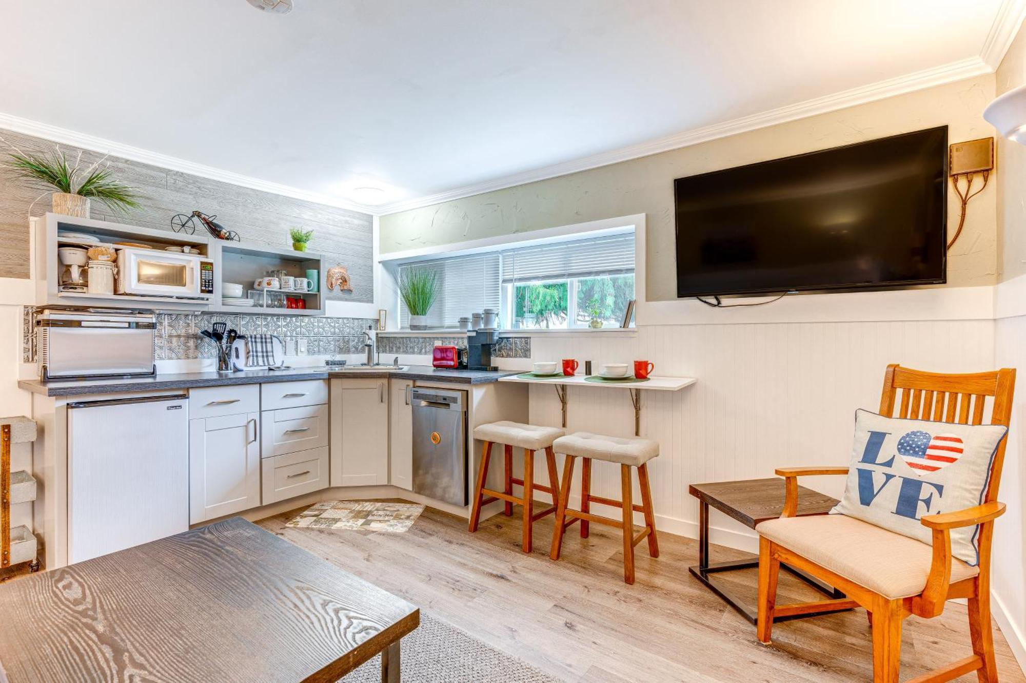 Charming Updated Retreat Walk To Lake Stevens! Εξωτερικό φωτογραφία