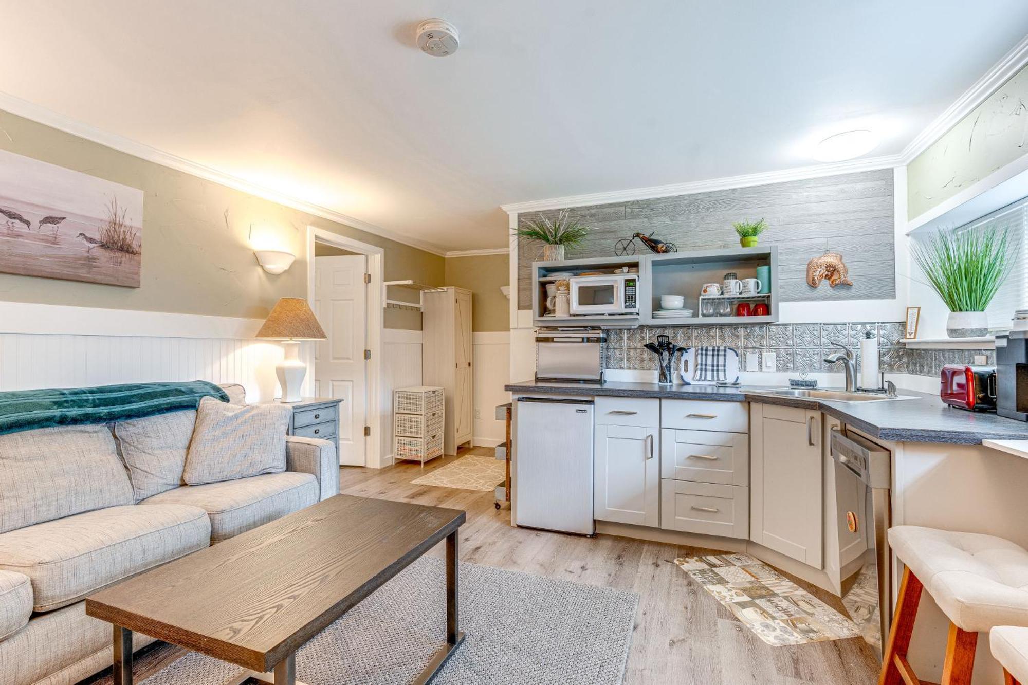 Charming Updated Retreat Walk To Lake Stevens! Εξωτερικό φωτογραφία
